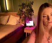off_the_record_ is a 21 year old female webcam sex model.