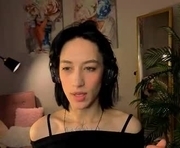 lis_batsy is a 21 year old female webcam sex model.