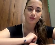 angeliahilaire is a 18 year old female webcam sex model.