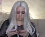 elarasable is a  year old female webcam sex model.