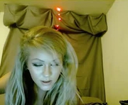 iwantsumbody is a 21 year old female webcam sex model.
