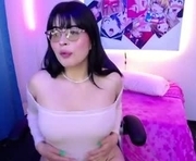littlebella_ is a 18 year old female webcam sex model.