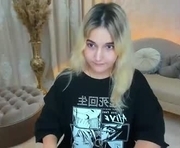 sollarsmilee is a 20 year old female webcam sex model.