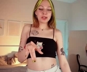 yourghostwife is a 18 year old female webcam sex model.