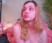 money_banny is a 18 year old female webcam sex model.