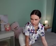 bonniedry is a 18 year old female webcam sex model.