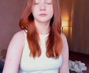 synnovebelch is a 18 year old female webcam sex model.