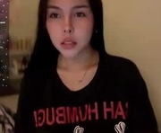 mollysky_smith is a  year old female webcam sex model.