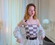 kieshaswymer is a 18 year old female webcam sex model.