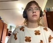 alanehadaller is a 18 year old female webcam sex model.