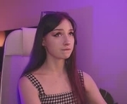 lii_luu is a 21 year old female webcam sex model.
