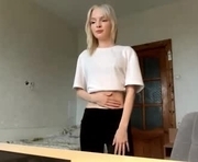 silvanahonohan is a  year old female webcam sex model.