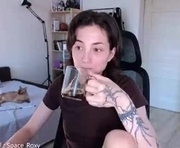 space_x_roxy is a 99 year old female webcam sex model.