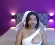 vaalentina_sweetty is a  year old female webcam sex model.