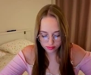 sofaris is a  year old female webcam sex model.