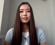 lucialostroh is a 19 year old female webcam sex model.