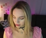 crystal_hanna is a 20 year old female webcam sex model.