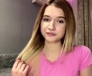 ulalittlepage is a 18 year old female webcam sex model.