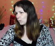 aliceinks is a 20 year old female webcam sex model.