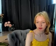 hannah_coy is a  year old female webcam sex model.