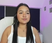 jennwaves is a 18 year old female webcam sex model.