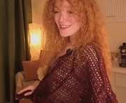 emiliyafox is a 18 year old female webcam sex model.