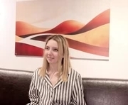 stephaniahill is a 19 year old female webcam sex model.