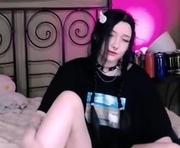 blacky_tea is a 19 year old female webcam sex model.