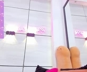 melody_evans_05 is a  year old female webcam sex model.