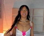 daisytaylor_ is a 19 year old shemale webcam sex model.