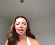 sweetukcassie is a 31 year old female webcam sex model.