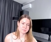 hillaryaveles is a 18 year old female webcam sex model.