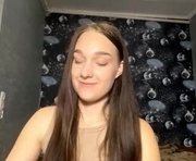 beatacardella is a 18 year old female webcam sex model.