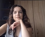 lonniegoldrup is a 18 year old female webcam sex model.