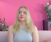 emilyevansen is a 21 year old female webcam sex model.