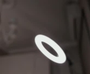 danielelowing is a 18 year old female webcam sex model.