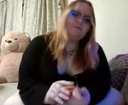 maicii006 is a  year old female webcam sex model.