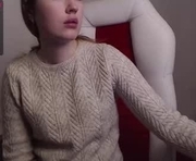 askcaroline is a 20 year old female webcam sex model.