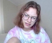 little_hamster__ is a 18 year old female webcam sex model.