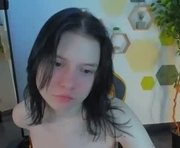 ann_fields is a 19 year old female webcam sex model.