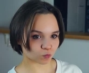 primrosecolemanf is a 18 year old female webcam sex model.