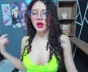 auro_raa is a 19 year old female webcam sex model.