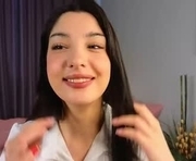 imlika is a 18 year old female webcam sex model.