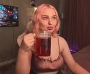 wounded_goddess is a 22 year old female webcam sex model.