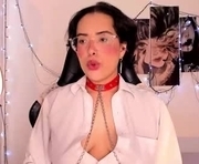 poison_willow is a 24 year old female webcam sex model.