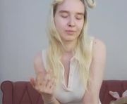 ashly_cherry is a 18 year old female webcam sex model.