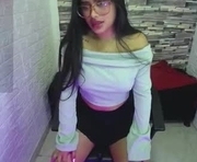 phattycole is a 18 year old female webcam sex model.