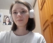 roxanavukovich is a 18 year old female webcam sex model.