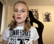 dinorahcoltman is a 18 year old female webcam sex model.
