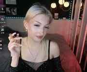 anora_queen is a 18 year old female webcam sex model.